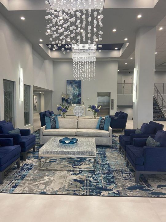 待售: $129,000 (2 贝兹, 2 浴室, 1070 平方英尺)