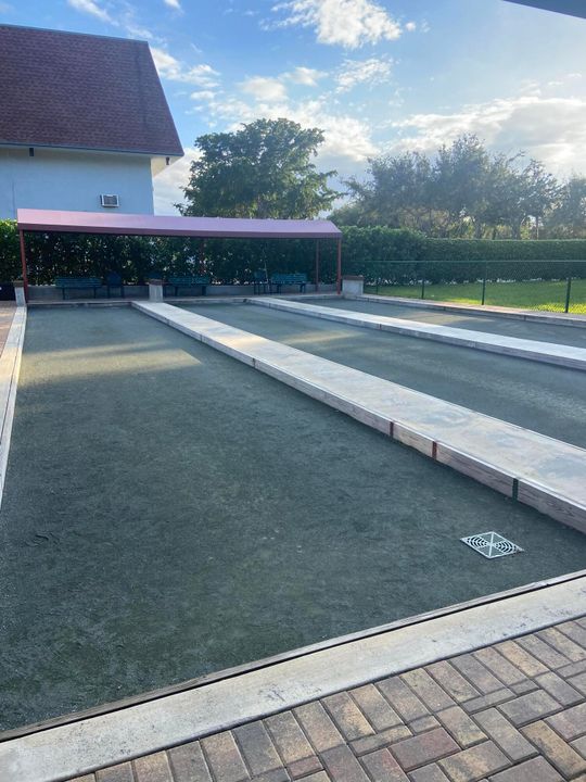 待售: $129,000 (2 贝兹, 2 浴室, 1070 平方英尺)