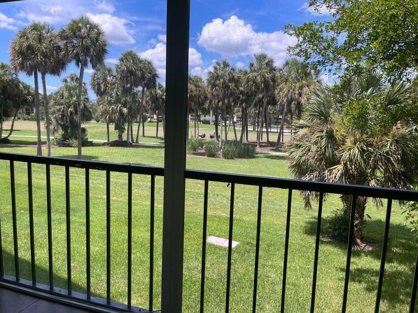 出租: $1,900 (2 贝兹, 1 浴室, 1050 平方英尺)