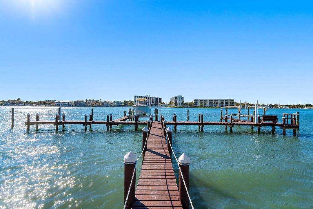 待售: $2,095,000 (3 贝兹, 3 浴室, 2676 平方英尺)