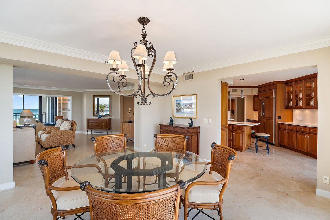 待售: $2,095,000 (3 贝兹, 3 浴室, 2676 平方英尺)