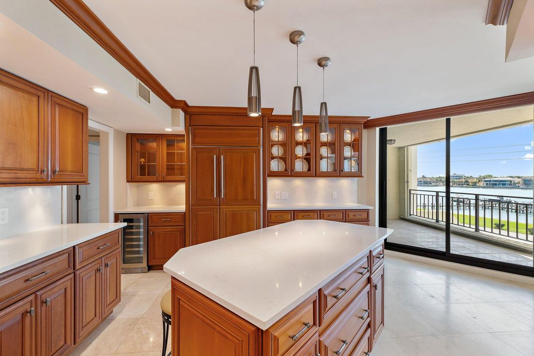 待售: $2,095,000 (3 贝兹, 3 浴室, 2676 平方英尺)