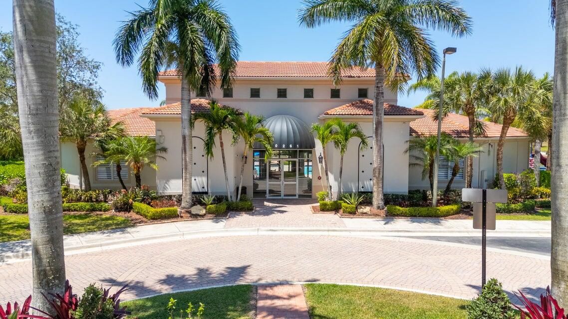 En Venta: $899,000 (6 camas, 4 baños, 4436 Pies cuadrados)