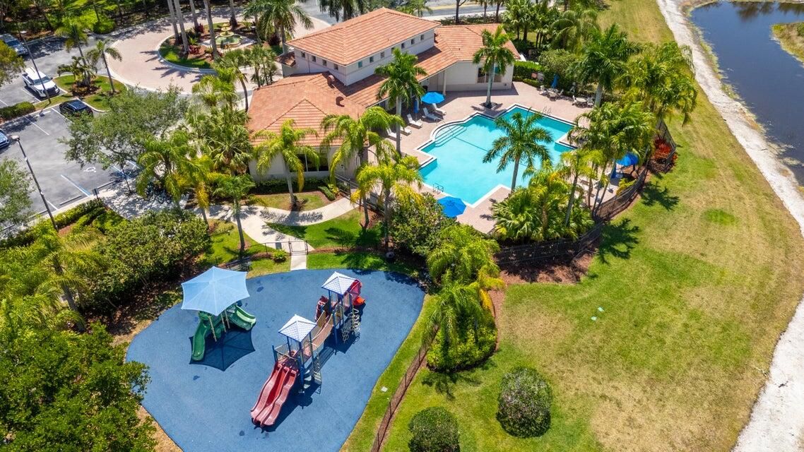 En Venta: $899,000 (6 camas, 4 baños, 4436 Pies cuadrados)