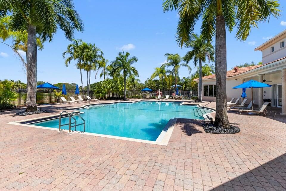 En Venta: $899,000 (6 camas, 4 baños, 4436 Pies cuadrados)