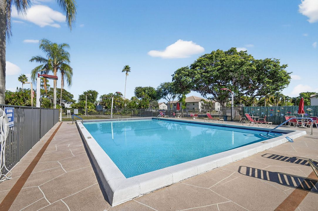 待售: $100,000 (2 贝兹, 2 浴室, 1200 平方英尺)