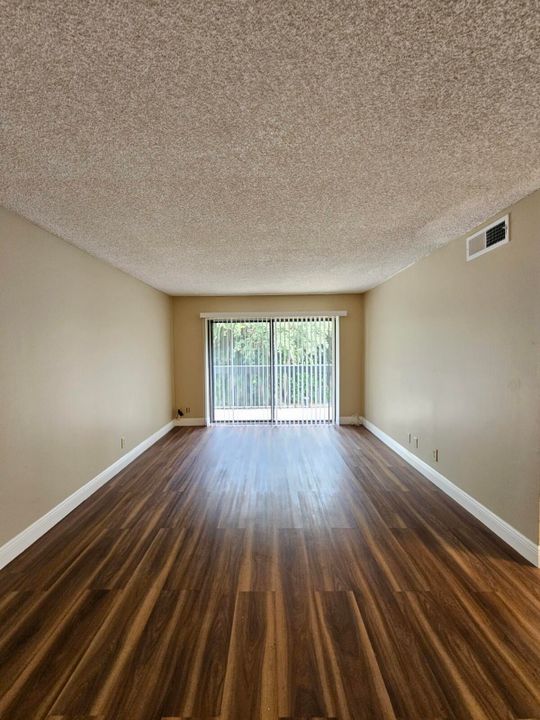 En Renta: $1,650 (2 camas, 1 baños, 850 Pies cuadrados)