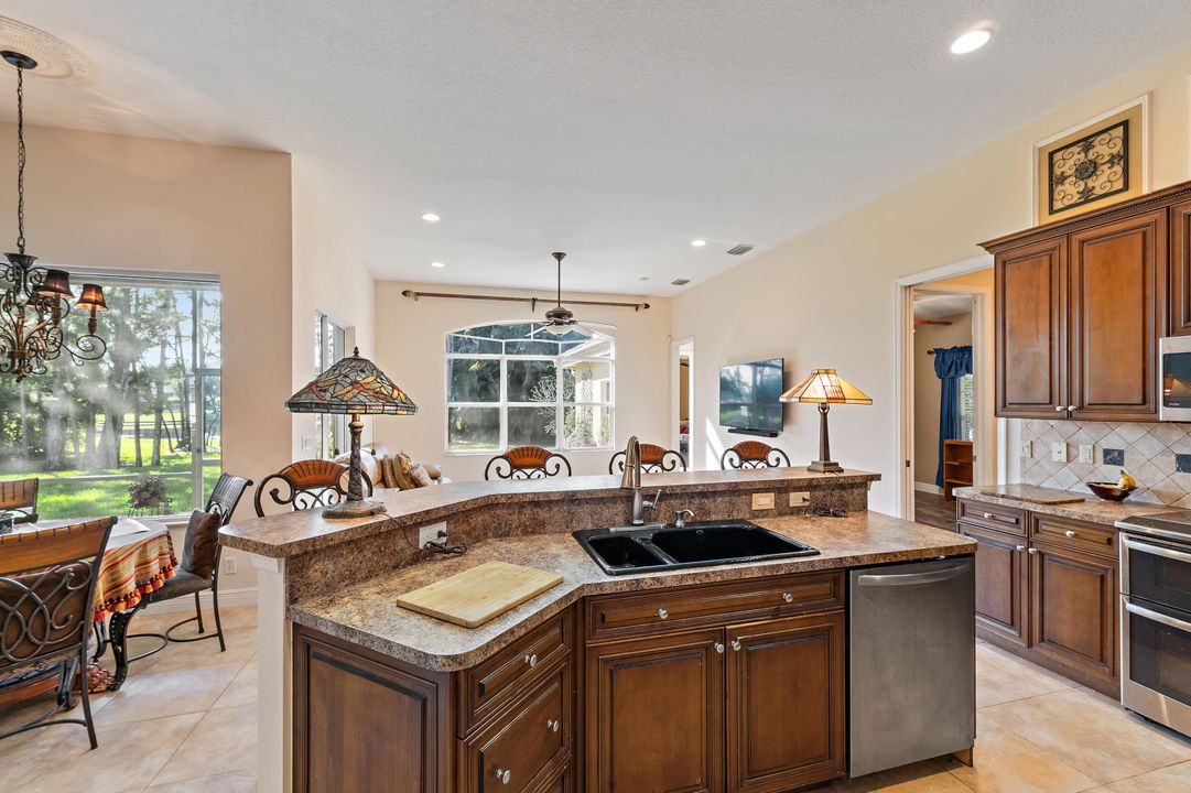 На продажу: $878,500 (4 спален, 3 ванн, 2735 Квадратных фут)