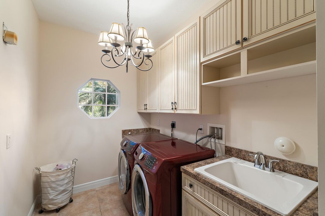 На продажу: $878,500 (4 спален, 3 ванн, 2735 Квадратных фут)