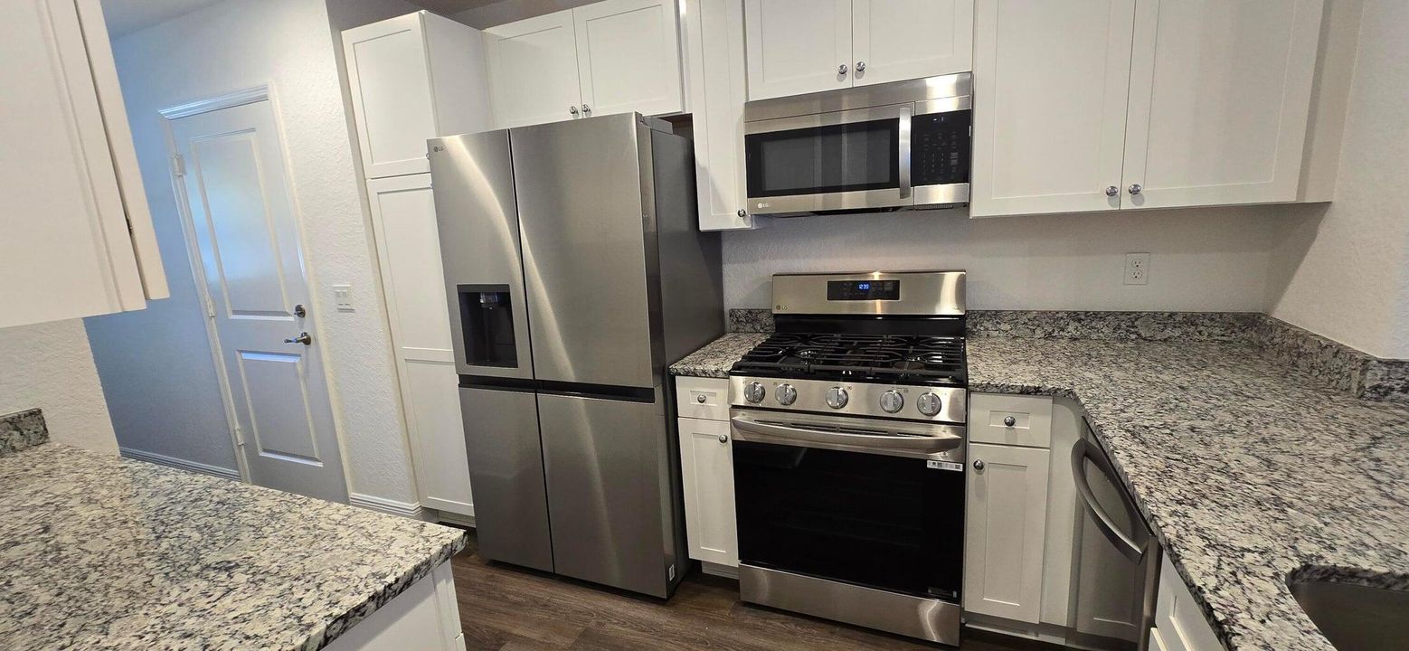 En Venta: $359,900 (3 camas, 2 baños, 1962 Pies cuadrados)