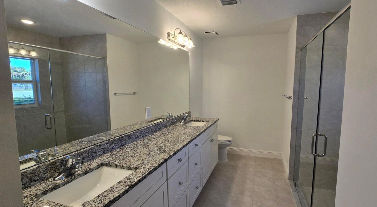 En Venta: $359,900 (3 camas, 2 baños, 1962 Pies cuadrados)