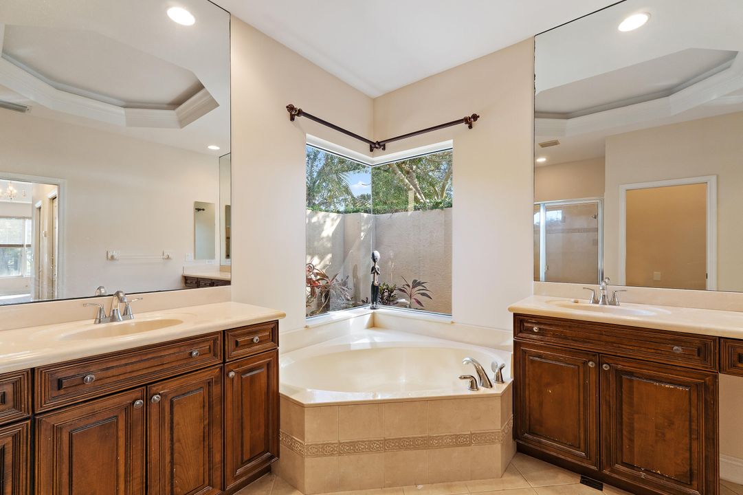 На продажу: $878,500 (4 спален, 3 ванн, 2735 Квадратных фут)