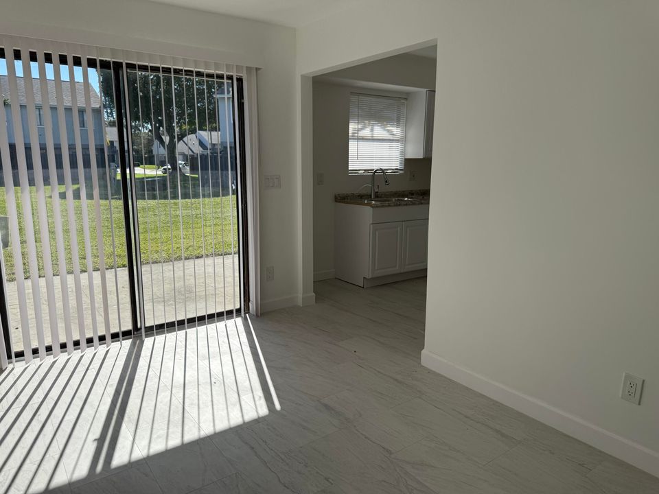 出租: $2,500 (3 贝兹, 2 浴室, 1260 平方英尺)