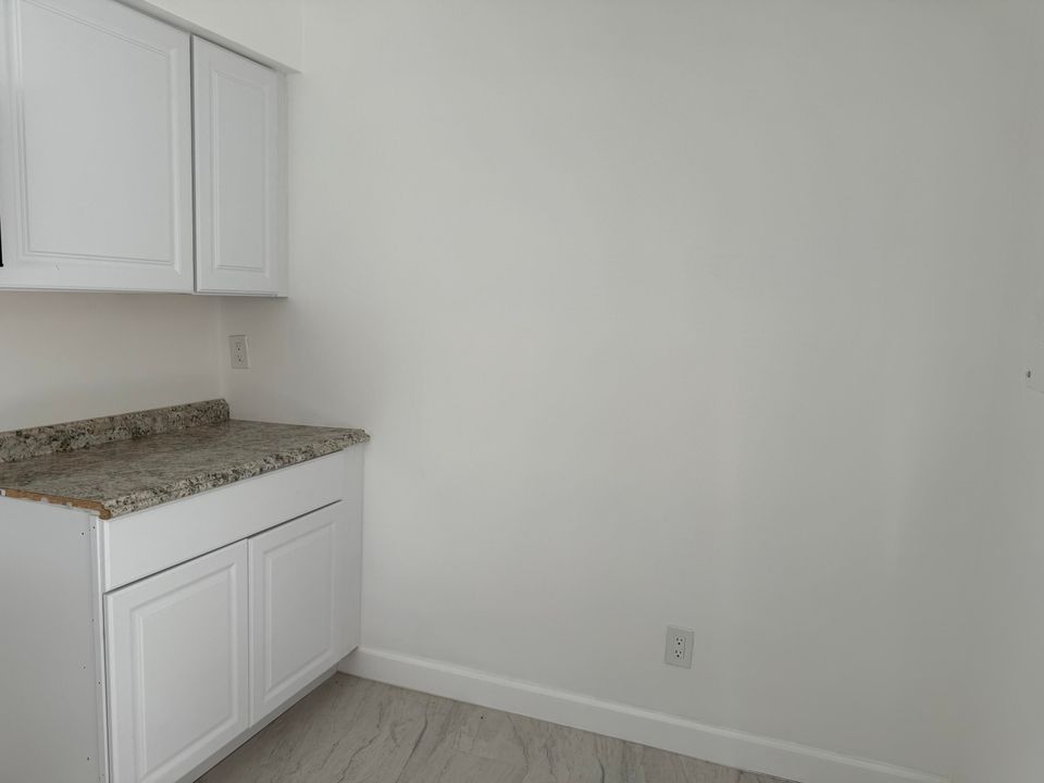 出租: $2,500 (3 贝兹, 2 浴室, 1260 平方英尺)