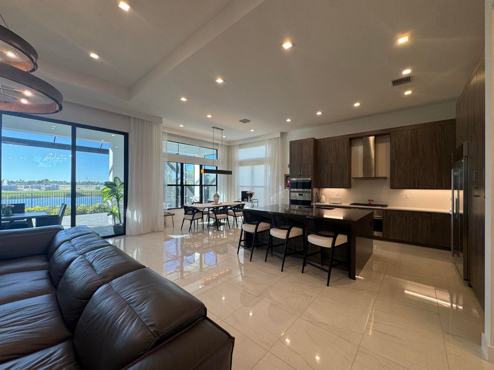 待售: $1,549,000 (4 贝兹, 4 浴室, 3248 平方英尺)