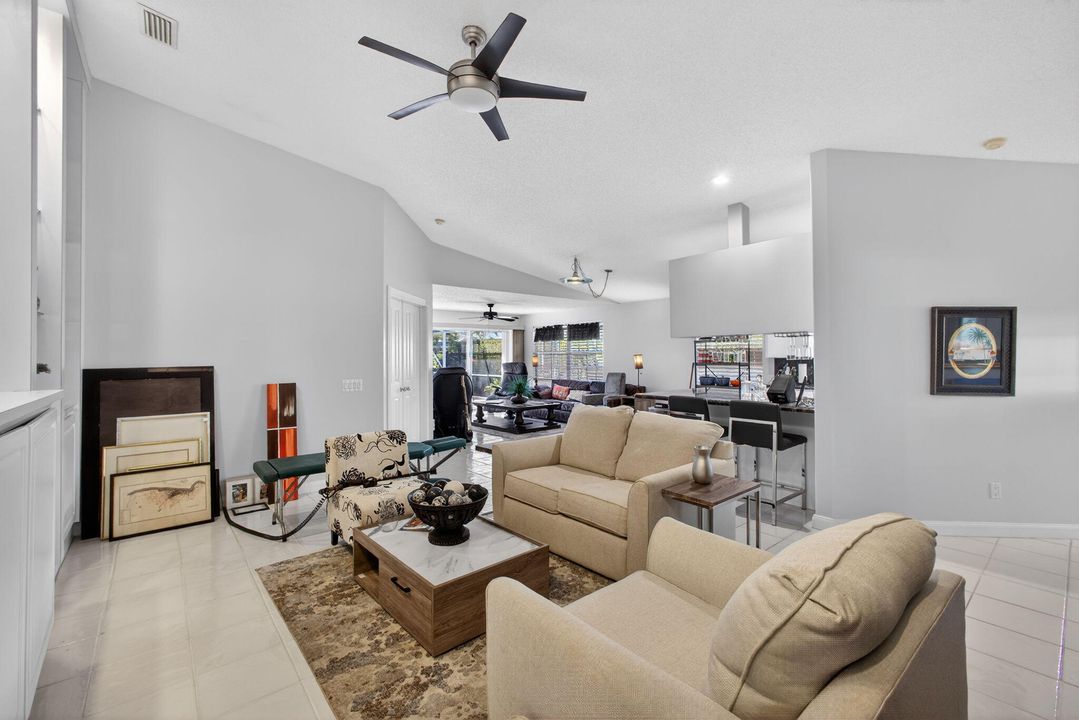 待售: $525,000 (2 贝兹, 2 浴室, 1525 平方英尺)