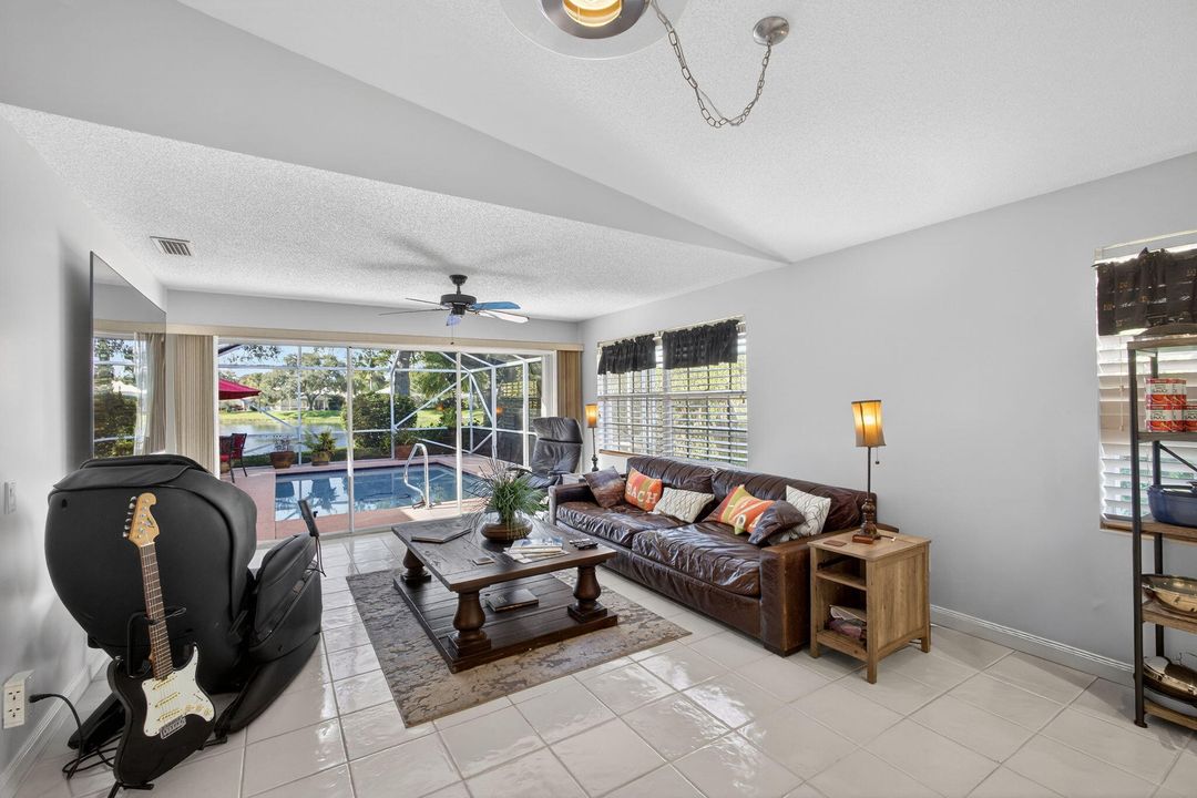 待售: $525,000 (2 贝兹, 2 浴室, 1525 平方英尺)