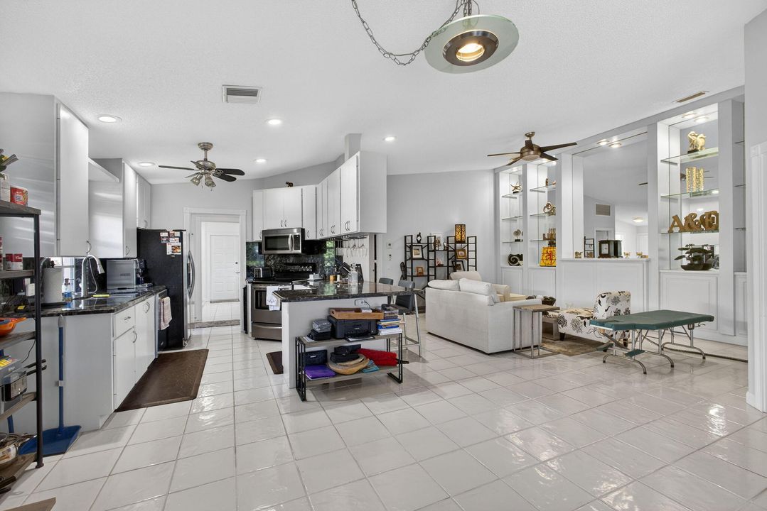 待售: $525,000 (2 贝兹, 2 浴室, 1525 平方英尺)