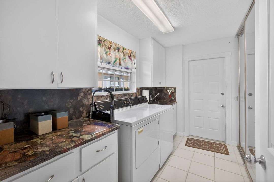 待售: $525,000 (2 贝兹, 2 浴室, 1525 平方英尺)