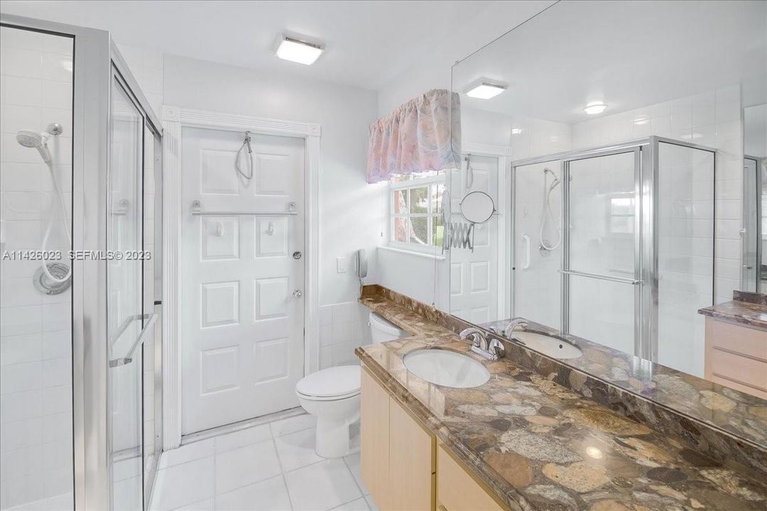 待售: $525,000 (2 贝兹, 2 浴室, 1525 平方英尺)