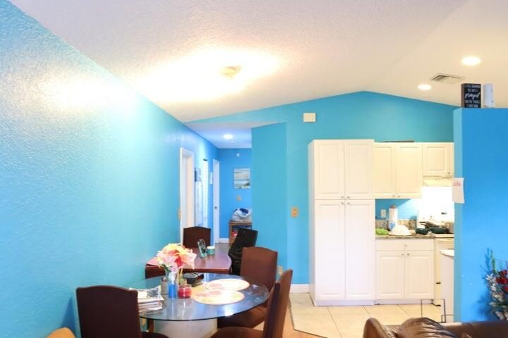 En Venta: $390,000 (3 camas, 2 baños, 1084 Pies cuadrados)