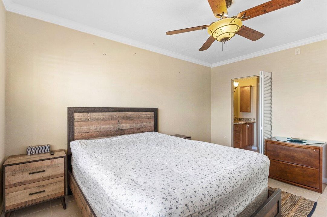 待售: $299,000 (1 贝兹, 1 浴室, 690 平方英尺)