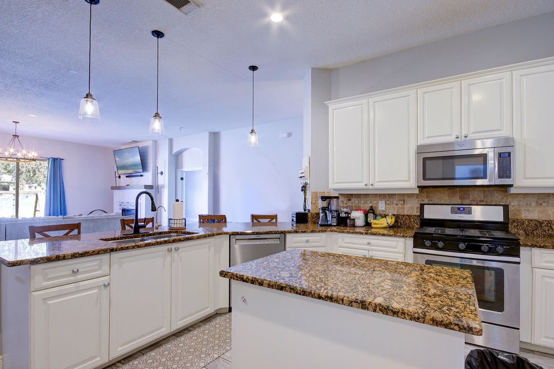 待售: $499,000 (3 贝兹, 2 浴室, 2413 平方英尺)