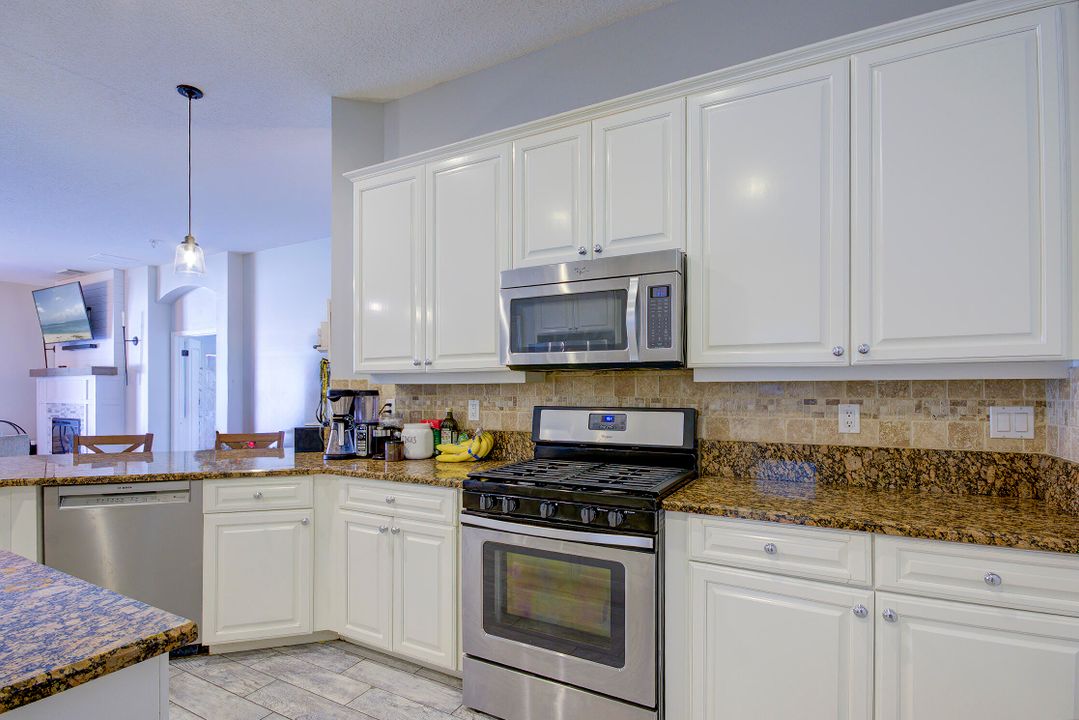 待售: $499,000 (3 贝兹, 2 浴室, 2413 平方英尺)