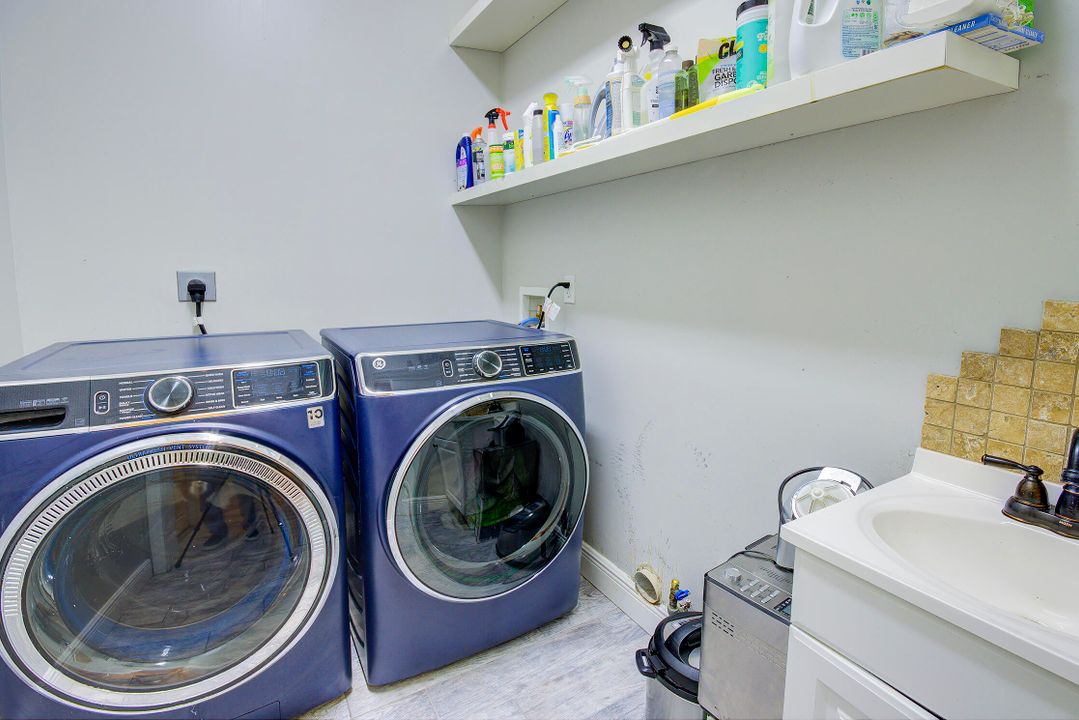 待售: $499,000 (3 贝兹, 2 浴室, 2413 平方英尺)