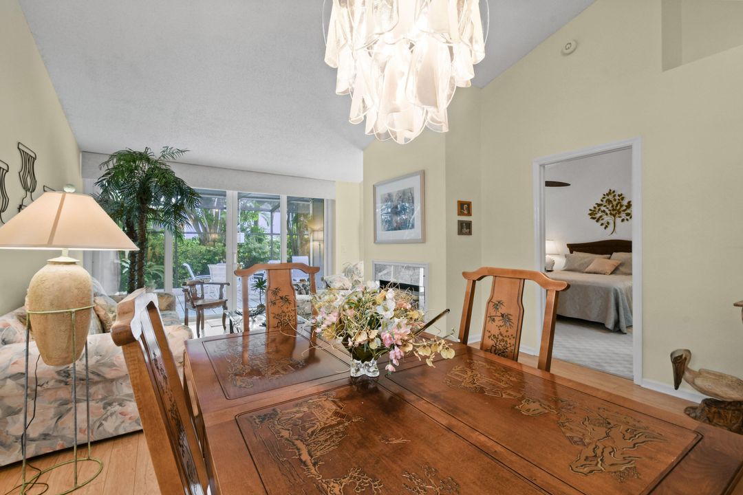 For Sale: $549,000 (2 beds, 2 baths, 1254 Square Feet)