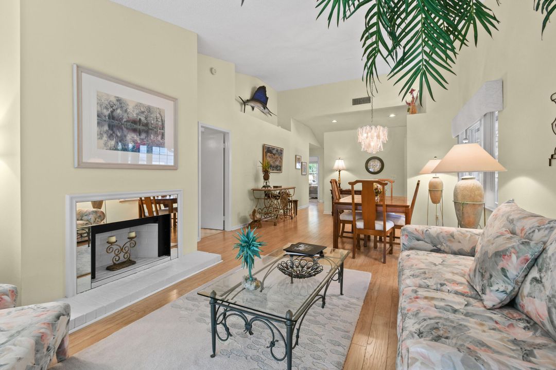 For Sale: $549,000 (2 beds, 2 baths, 1254 Square Feet)