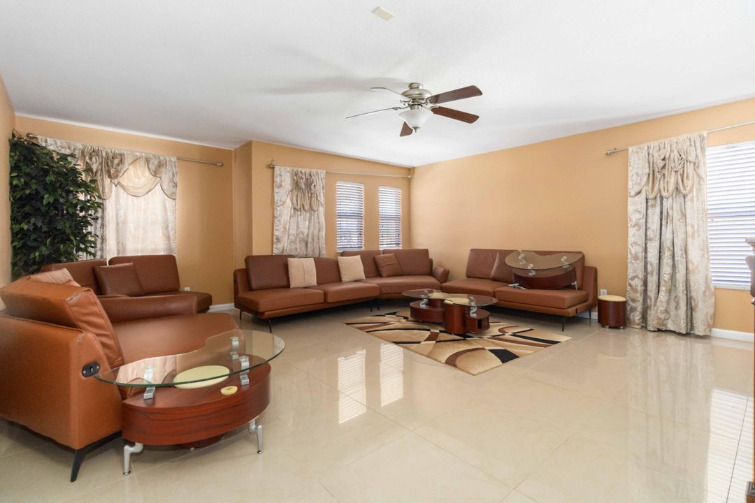 En Renta: $4,000 (5 camas, 4 baños, 3489 Pies cuadrados)