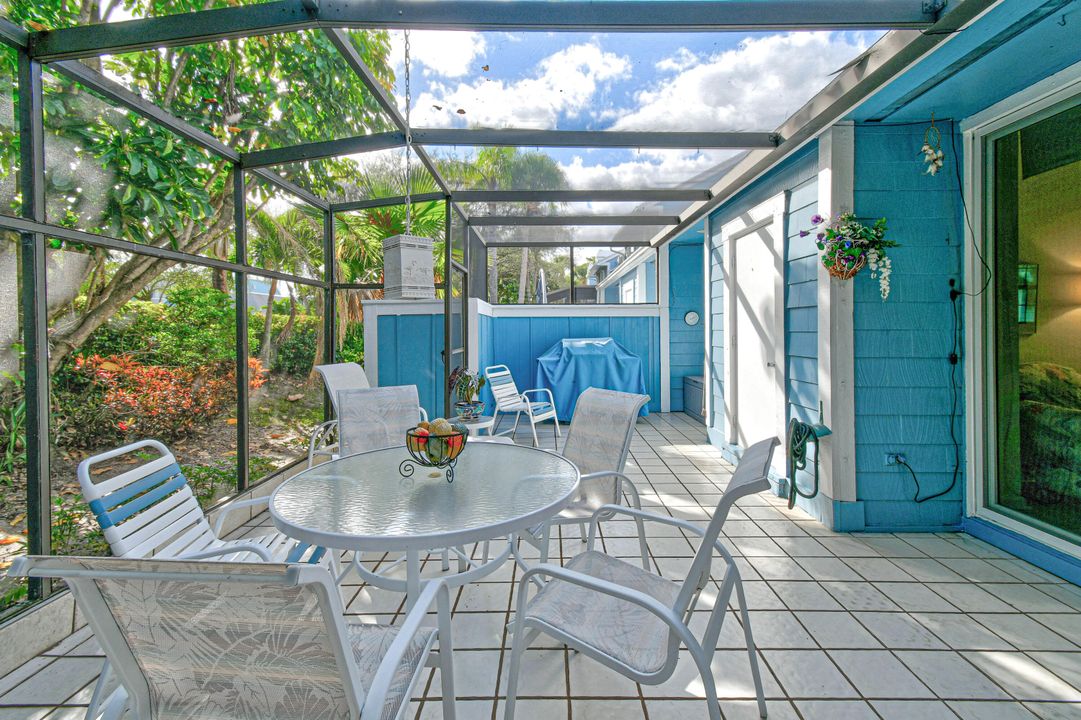 For Sale: $549,000 (2 beds, 2 baths, 1254 Square Feet)