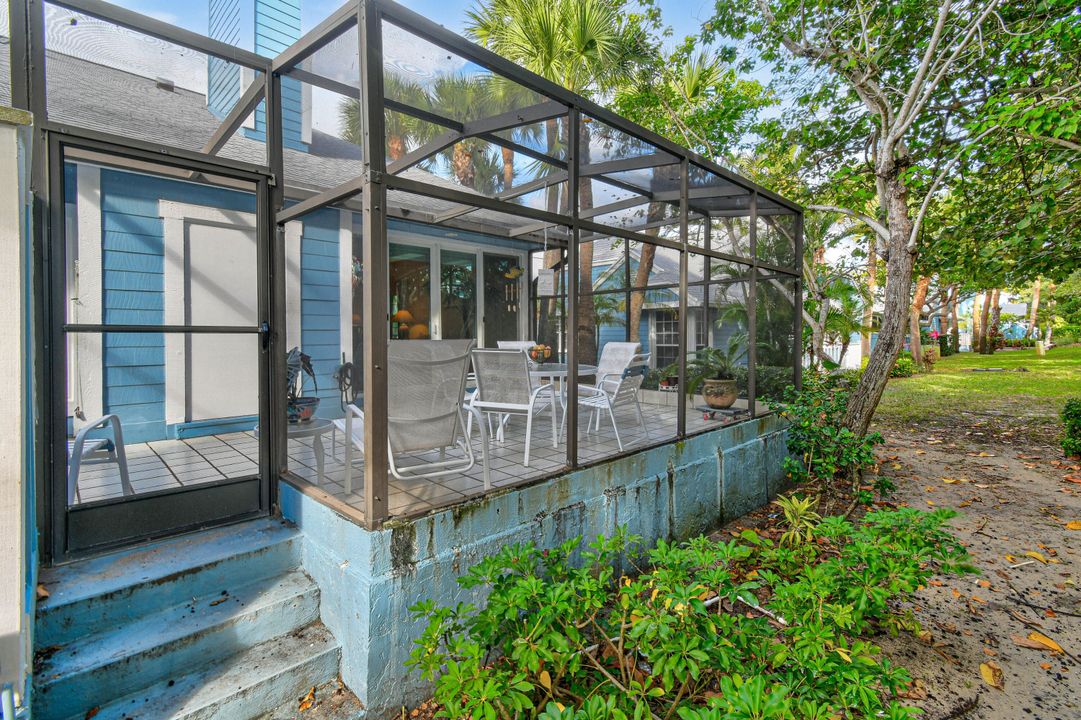For Sale: $549,000 (2 beds, 2 baths, 1254 Square Feet)
