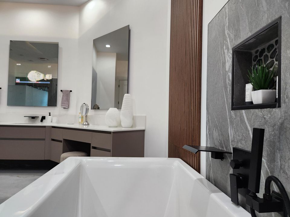 出租: $45,000 (5 贝兹, 5 浴室, 4633 平方英尺)