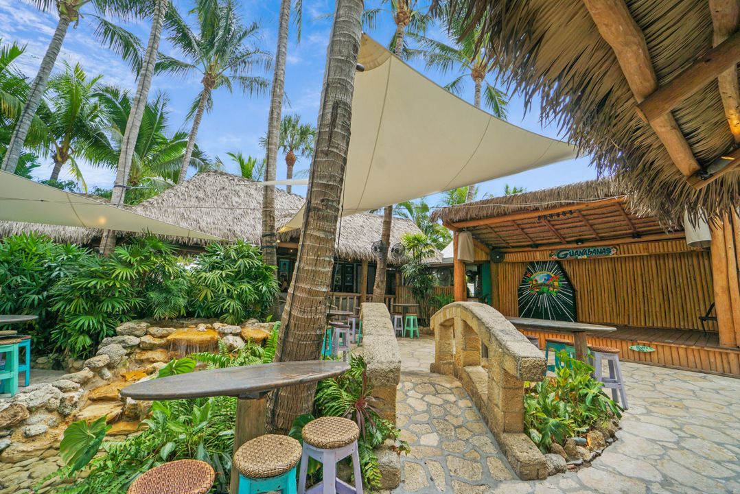 For Sale: $549,000 (2 beds, 2 baths, 1254 Square Feet)