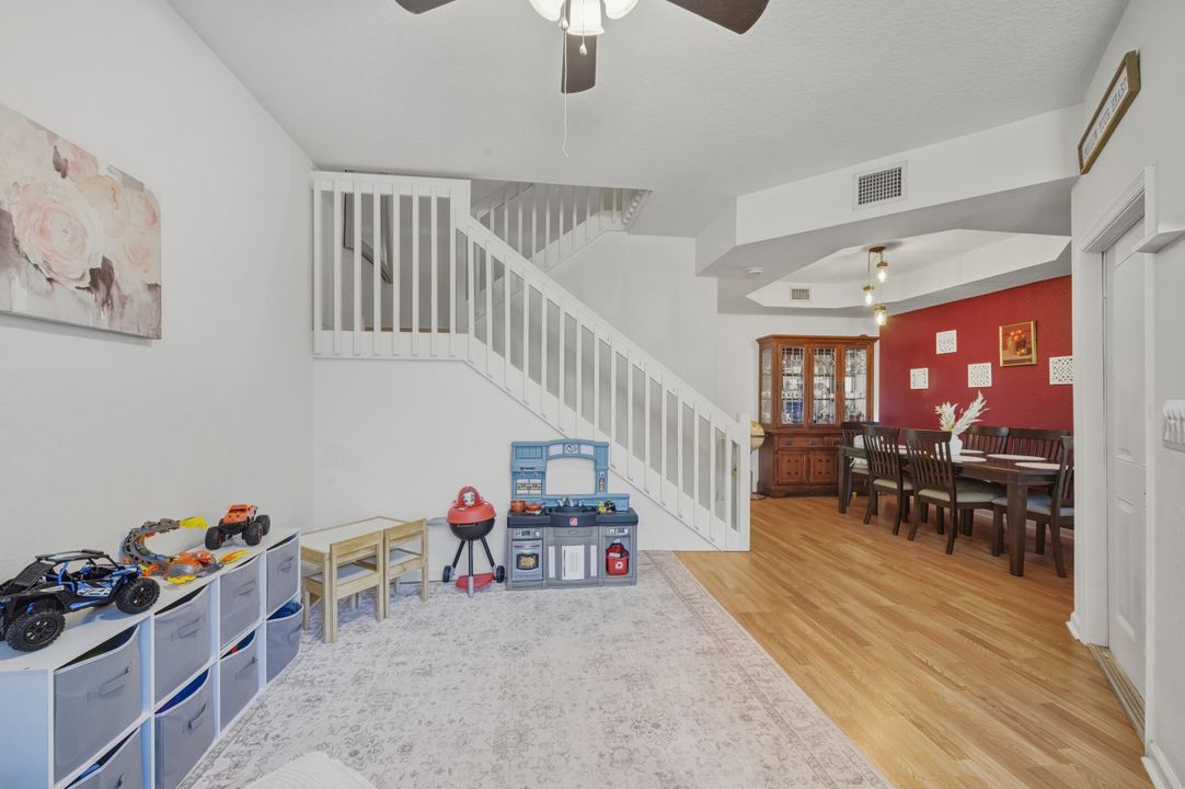 En Venta: $320,000 (3 camas, 2 baños, 1362 Pies cuadrados)