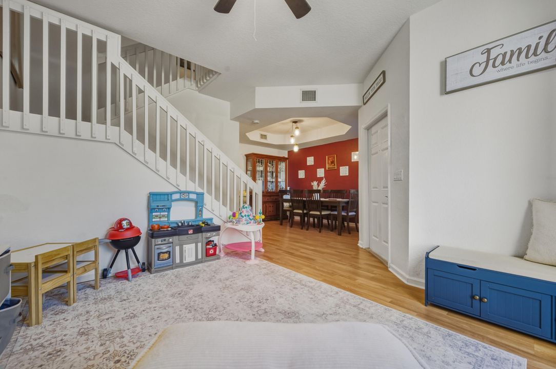 En Venta: $320,000 (3 camas, 2 baños, 1362 Pies cuadrados)