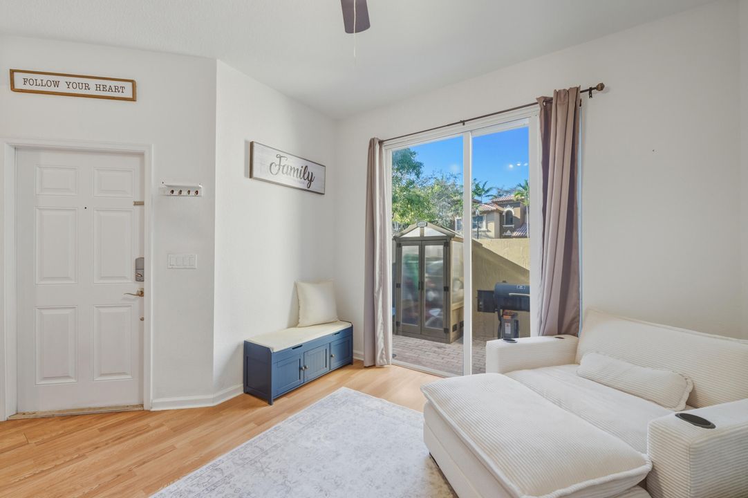 En Venta: $320,000 (3 camas, 2 baños, 1362 Pies cuadrados)