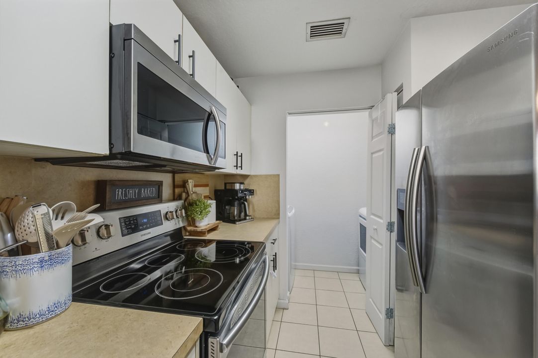 En Venta: $320,000 (3 camas, 2 baños, 1362 Pies cuadrados)