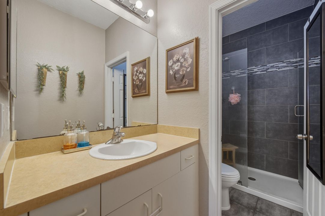 En Venta: $320,000 (3 camas, 2 baños, 1362 Pies cuadrados)