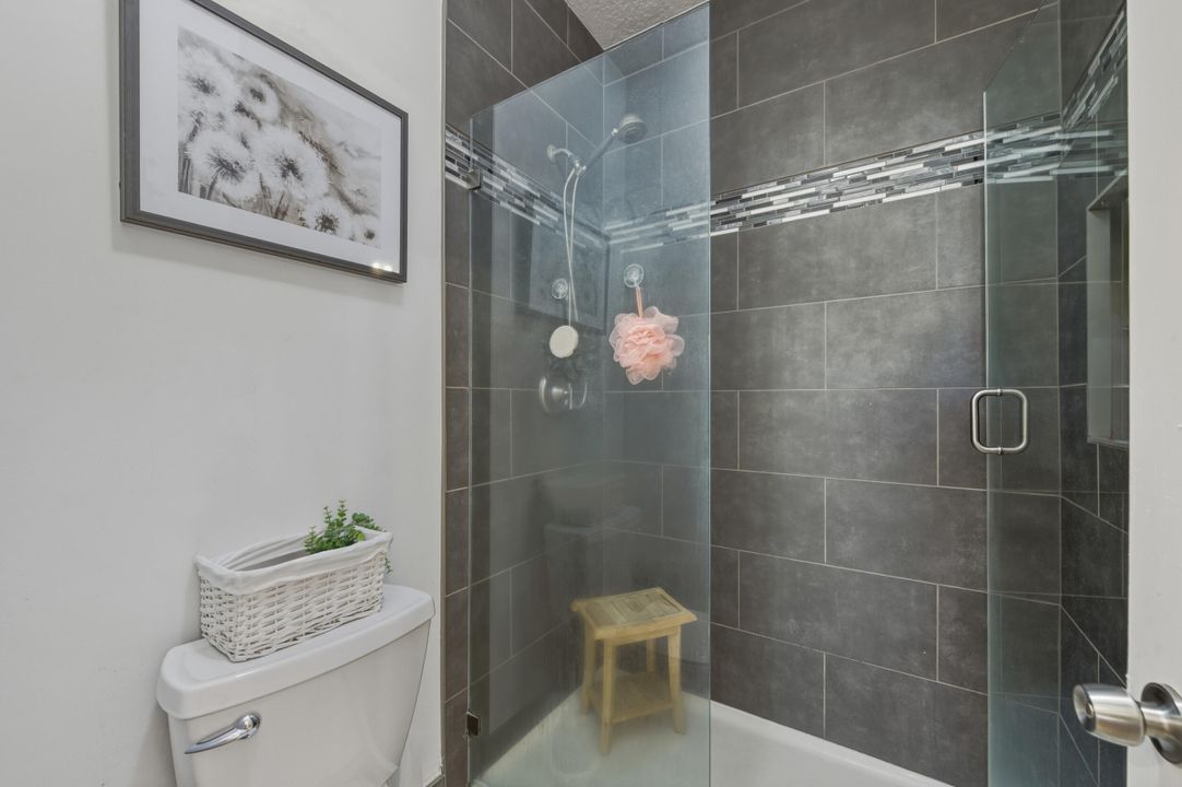 En Venta: $320,000 (3 camas, 2 baños, 1362 Pies cuadrados)