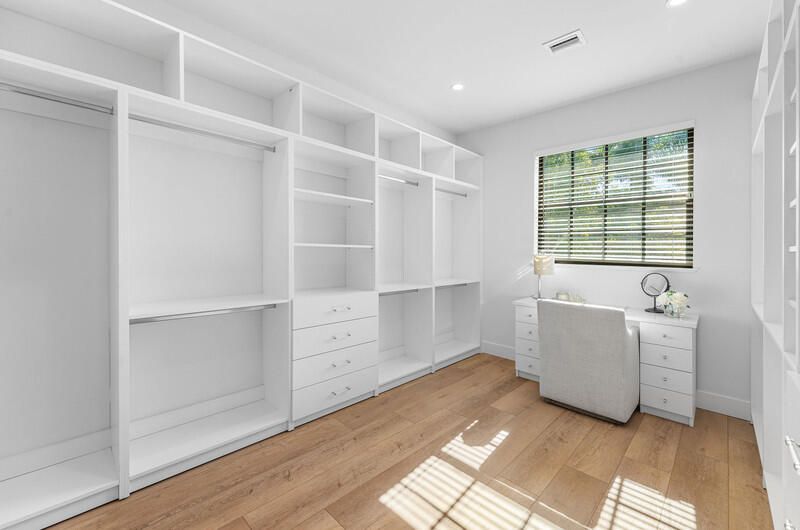 For Sale: $4,995,000 (5 beds, 4 baths, 3353 Square Feet)