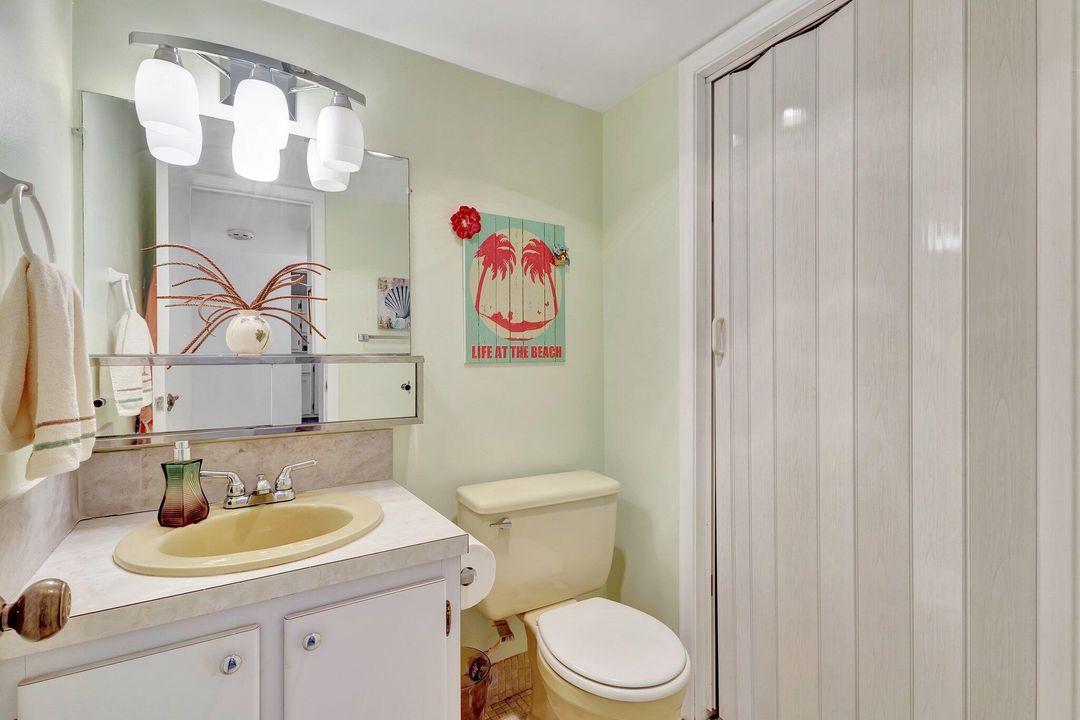 待售: $87,500 (1 贝兹, 1 浴室, 723 平方英尺)