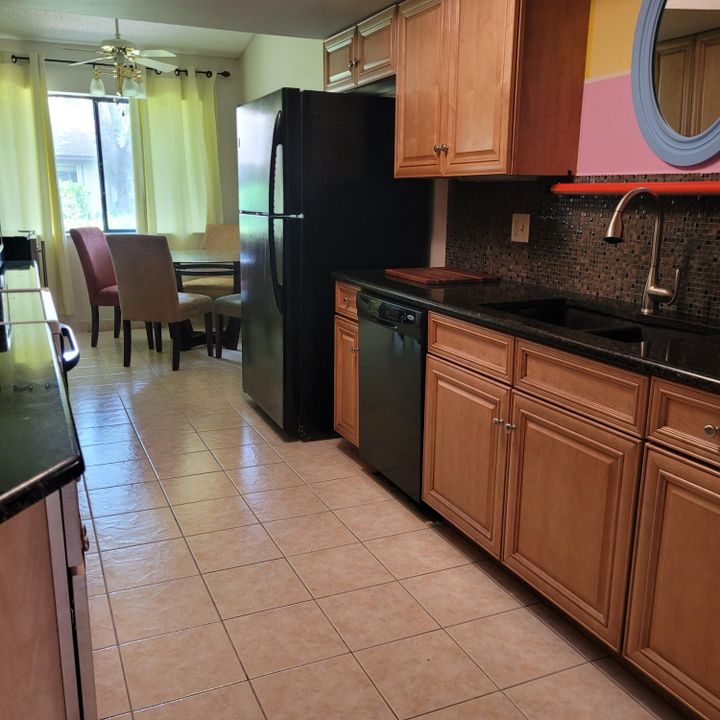 For Sale: $330,000 (3 beds, 2 baths, 1686 Square Feet)