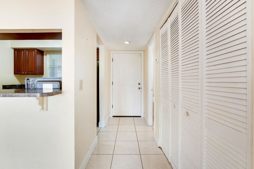 На продажу: $79,900 (1 спален, 1 ванн, 660 Квадратных фут)