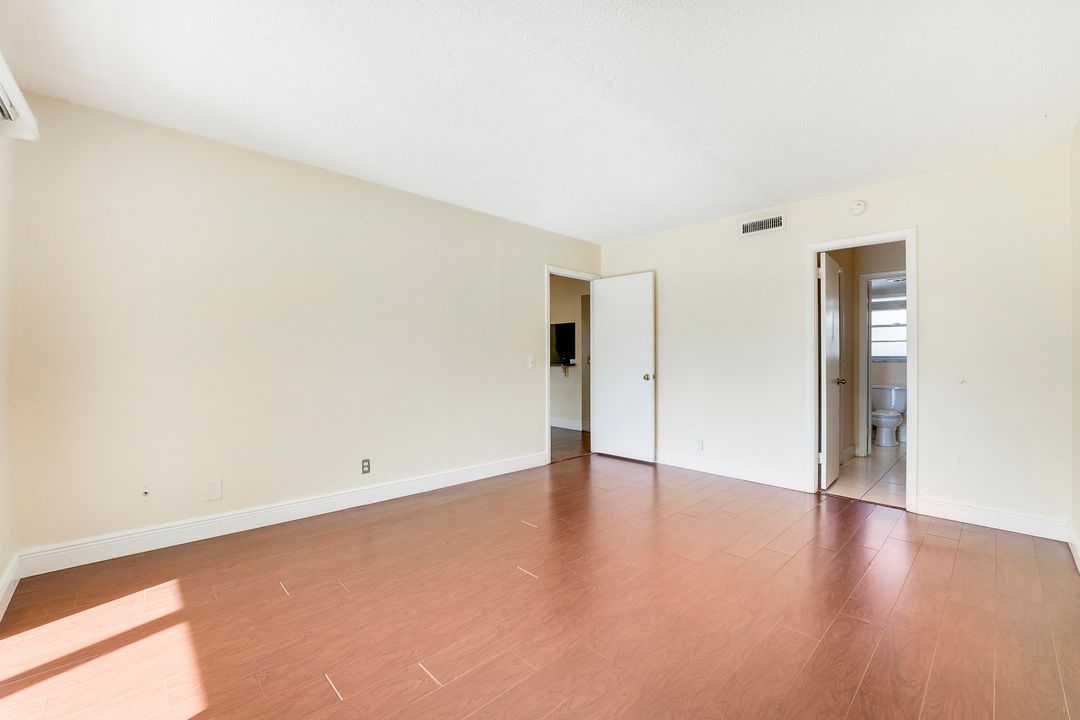 На продажу: $79,900 (1 спален, 1 ванн, 660 Квадратных фут)