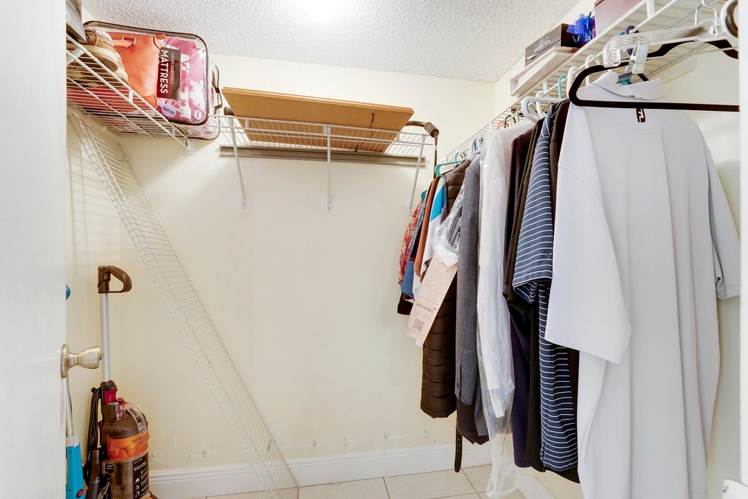 На продажу: $79,900 (1 спален, 1 ванн, 660 Квадратных фут)