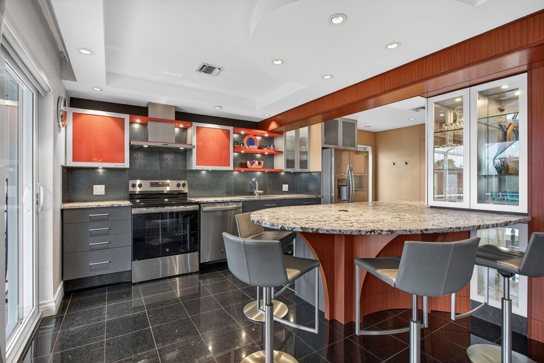 待售: $1,690,000 (3 贝兹, 2 浴室, 2075 平方英尺)