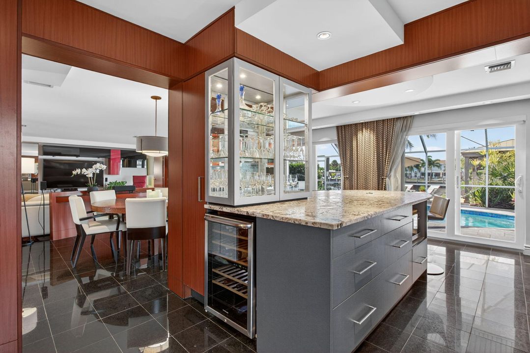 待售: $1,690,000 (3 贝兹, 2 浴室, 2075 平方英尺)